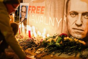 Свеча для Алексея Навального*